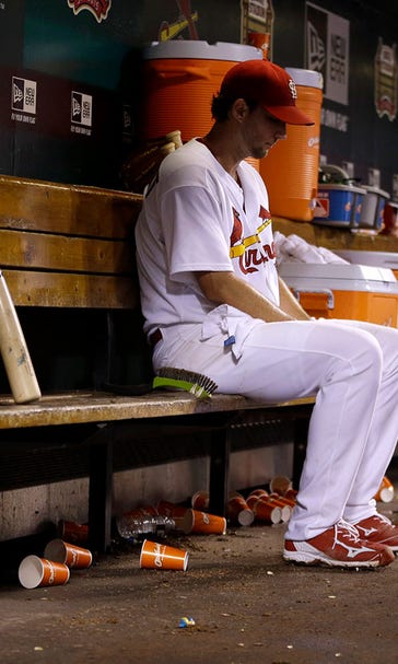Wainwright gets roughed up as Cards fall to Brewers in series opener